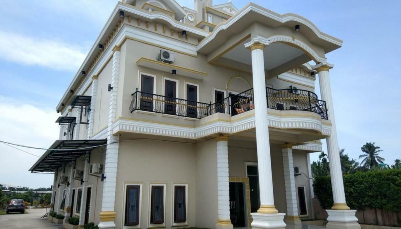 Hotel Grand Family Sungairampah Zewnętrze zdjęcie